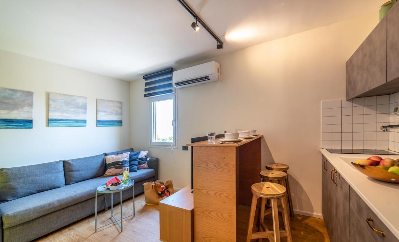 The Six Days Stylish One Bedroom Apartments Eilat Esterno foto